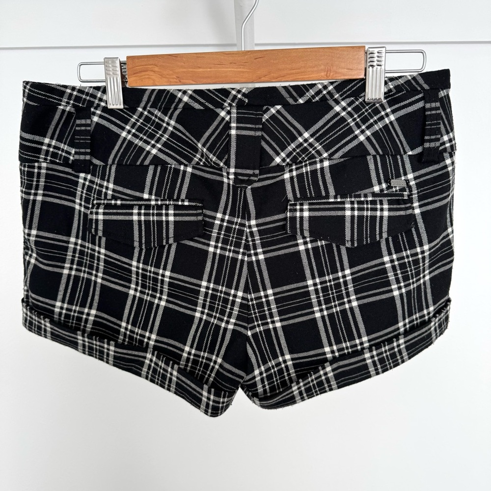 Guess Plaid Black and White Women's Shorts 30 - Picture 2 of 6